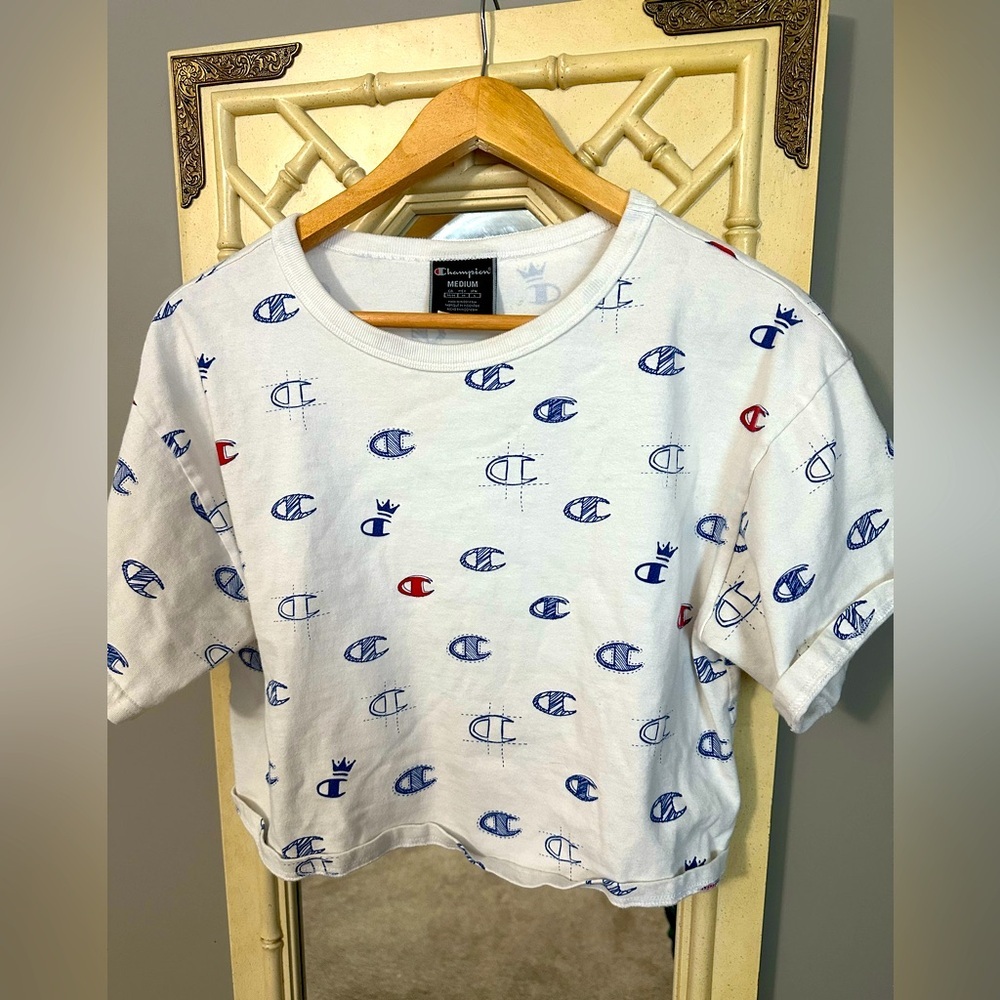 Champion Women’s White Crop Top with Logo Print Size Medium Euc